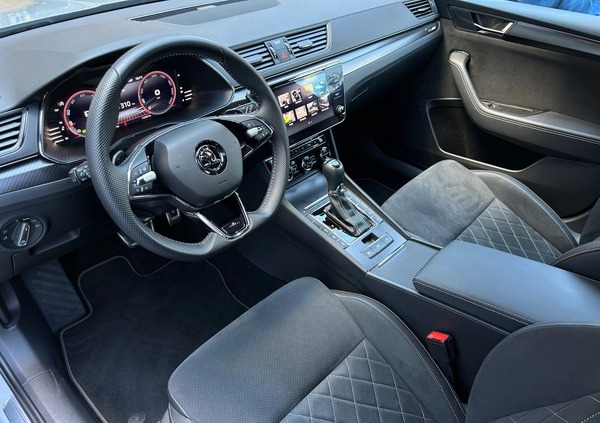 Skoda Superb cena 182850 przebieg: 13589, rok produkcji 2023 z Wolbórz małe 704